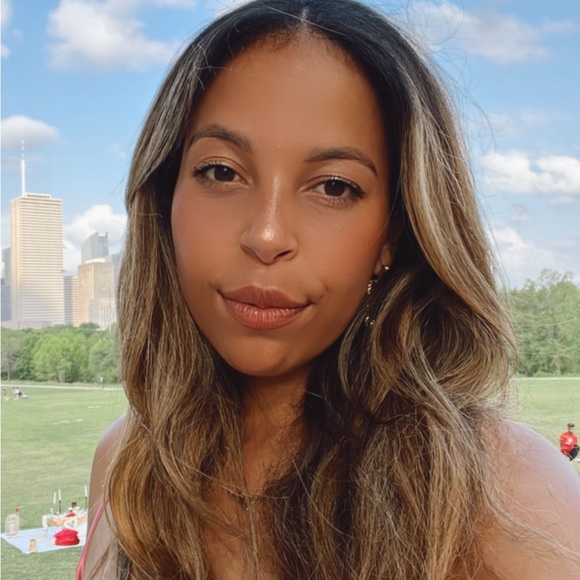 Meet your Posher, Devyn - Picture 3 of 5